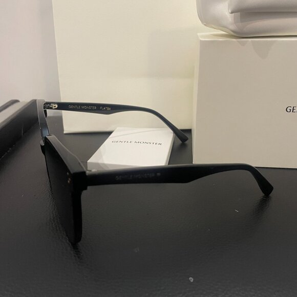Gentle Monster Bold Black Sunglasses Gold Accent Viral Style main image 9